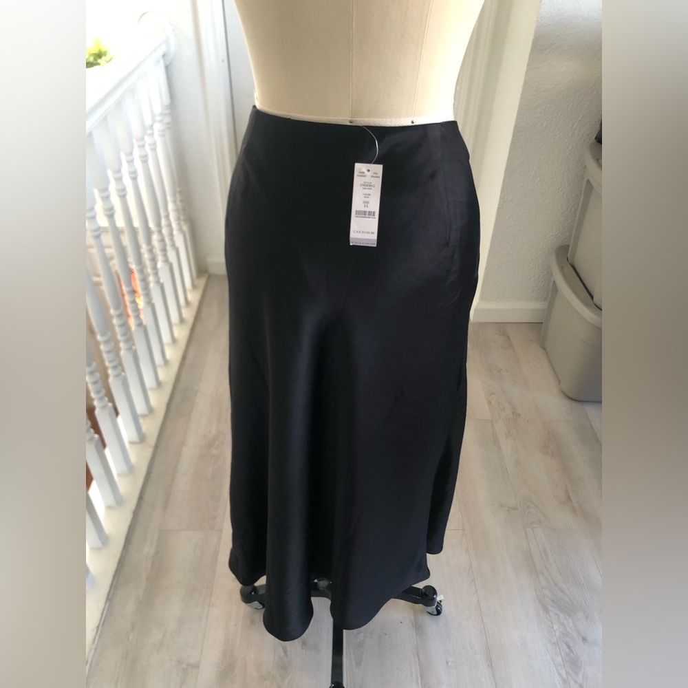 🆕White House Black market satin midi skirt. - Picture 6 of 11